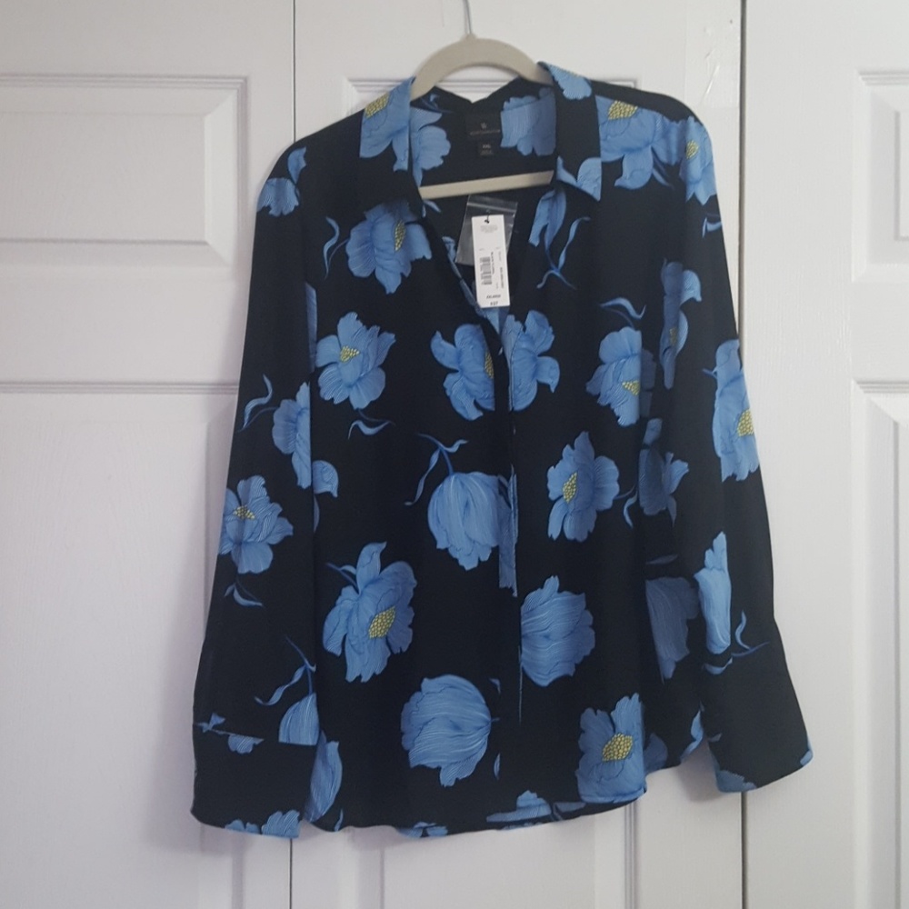 Worthington Black Floral blouse